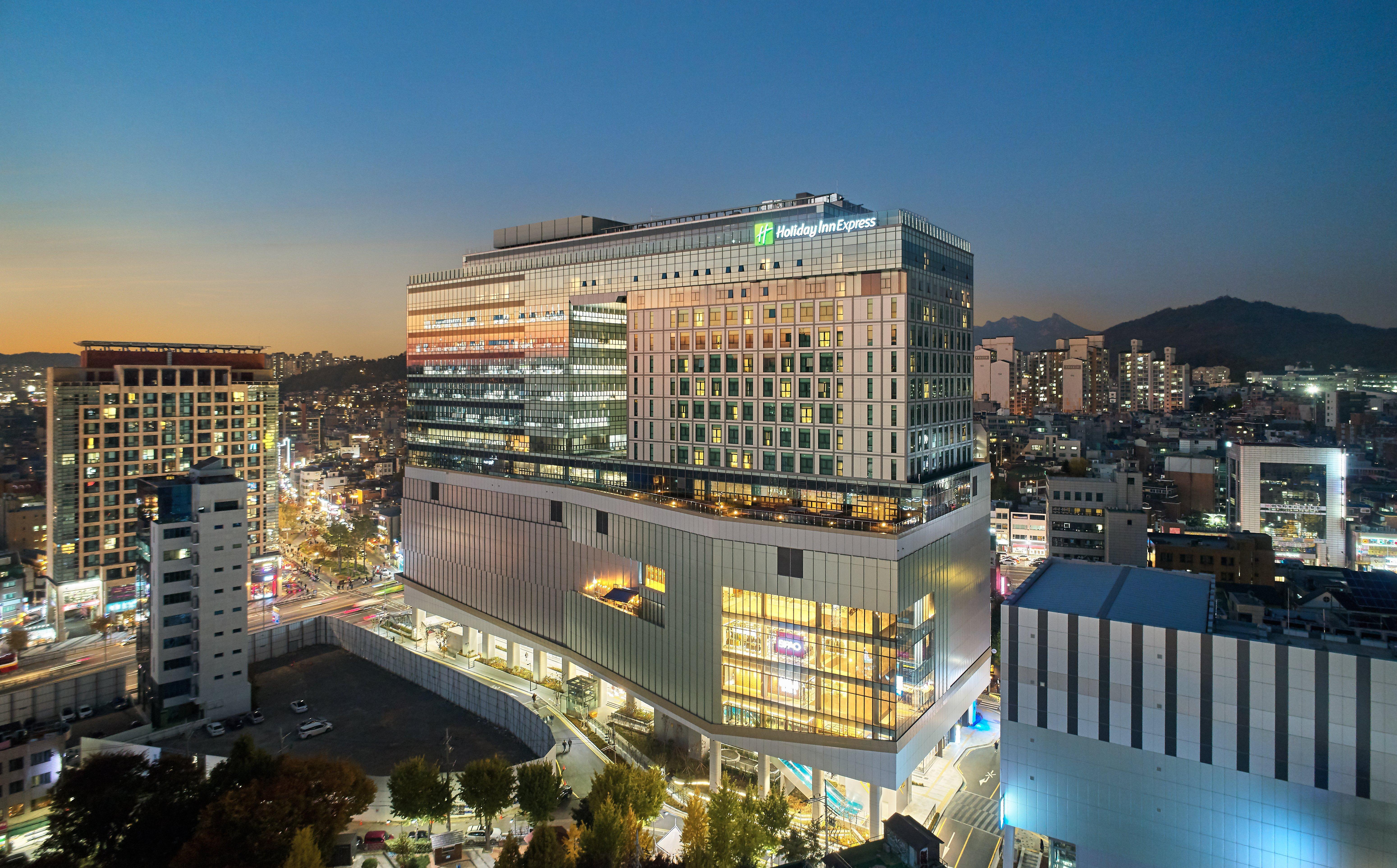 Holiday Inn Express Seoul Hongdae, An Ihg Hotel Экстерьер фото